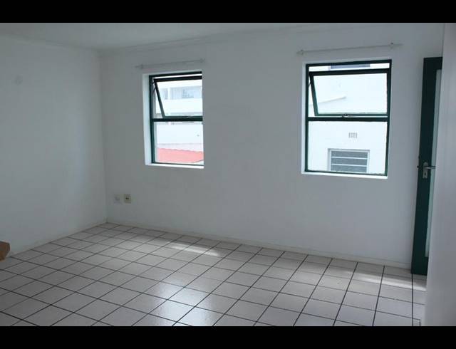 2 BEDROOM PROPERTY TO RENT IN OOSTERSEE
